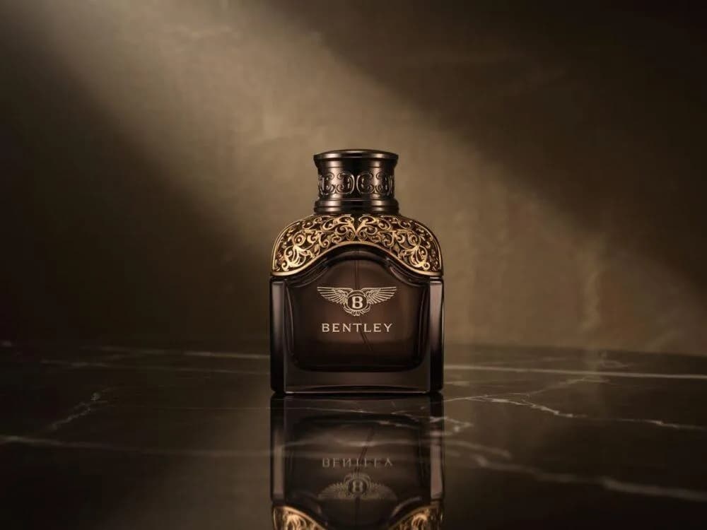 Woda toaletowa męska: Jak wybrać i nosić zapach, by zachwycać?