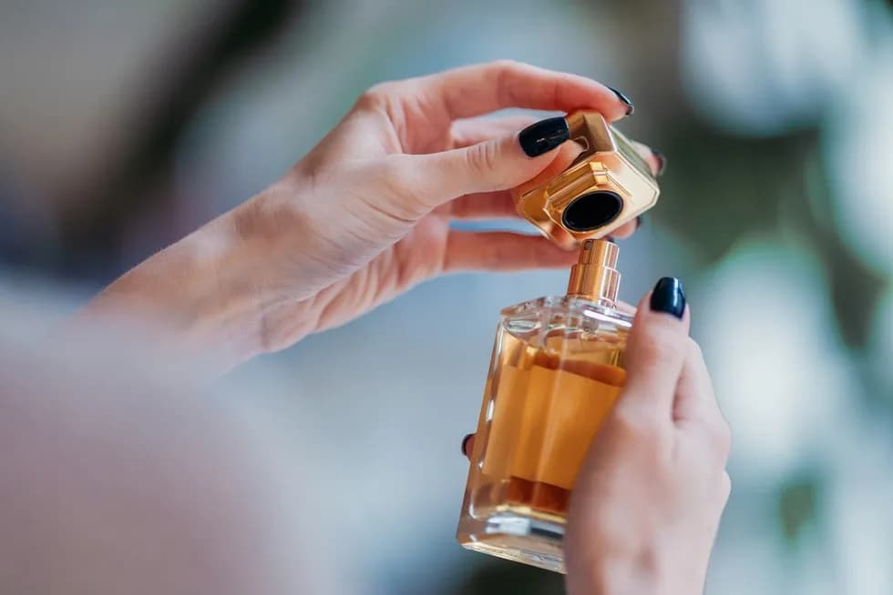 Woda toaletowa: Trwałość 3-5h? Przedłuż ją! Porady eksperta